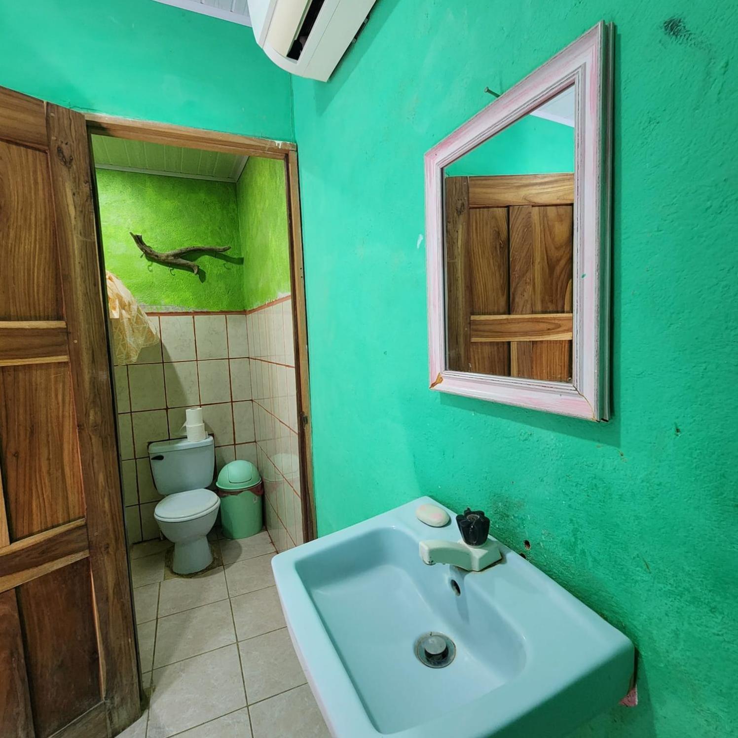 La Cascada Hostel & Restaurant ริวาส ภายนอก รูปภาพ